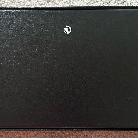 Chanel Box with Camellia and Ribbon - Picture 3 of 8